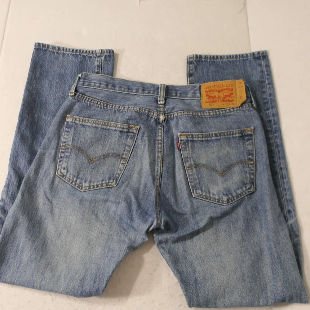 Levis Mens 501 Jeans 32x32 Blue Classic Americana Straight Leg Rugged Streetwear
